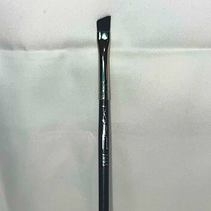 MAC #208s brush brows